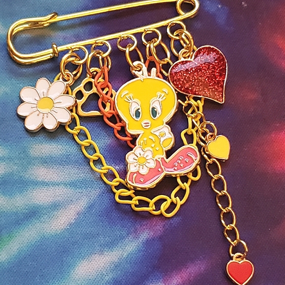 Handmade Tweety Bird Charm Safety Pin Brooch - Picture 1 of 7